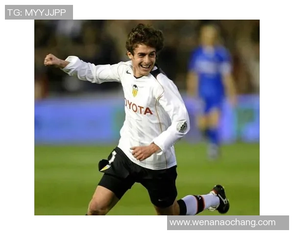 当代年轻足球球星崛起之路:挑战巨星地位与未来潜力分析 当代年轻足球球星崛起之路:挑战巨星地位与未来潜力分析